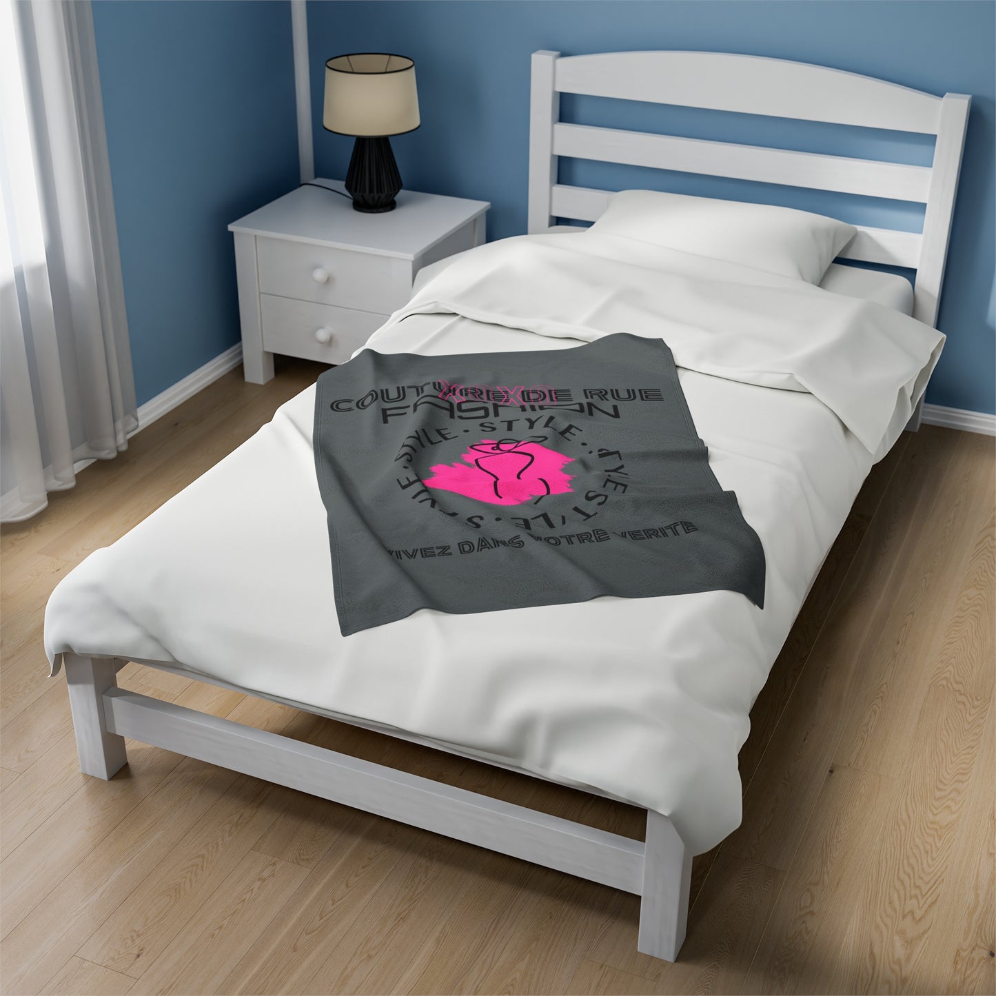 Fashionable XOXO Graphic Creative Expression Blanket - Dark Grey Couture De Rue Pink Splattered Plush Velveteen Blanket - KismetWonders