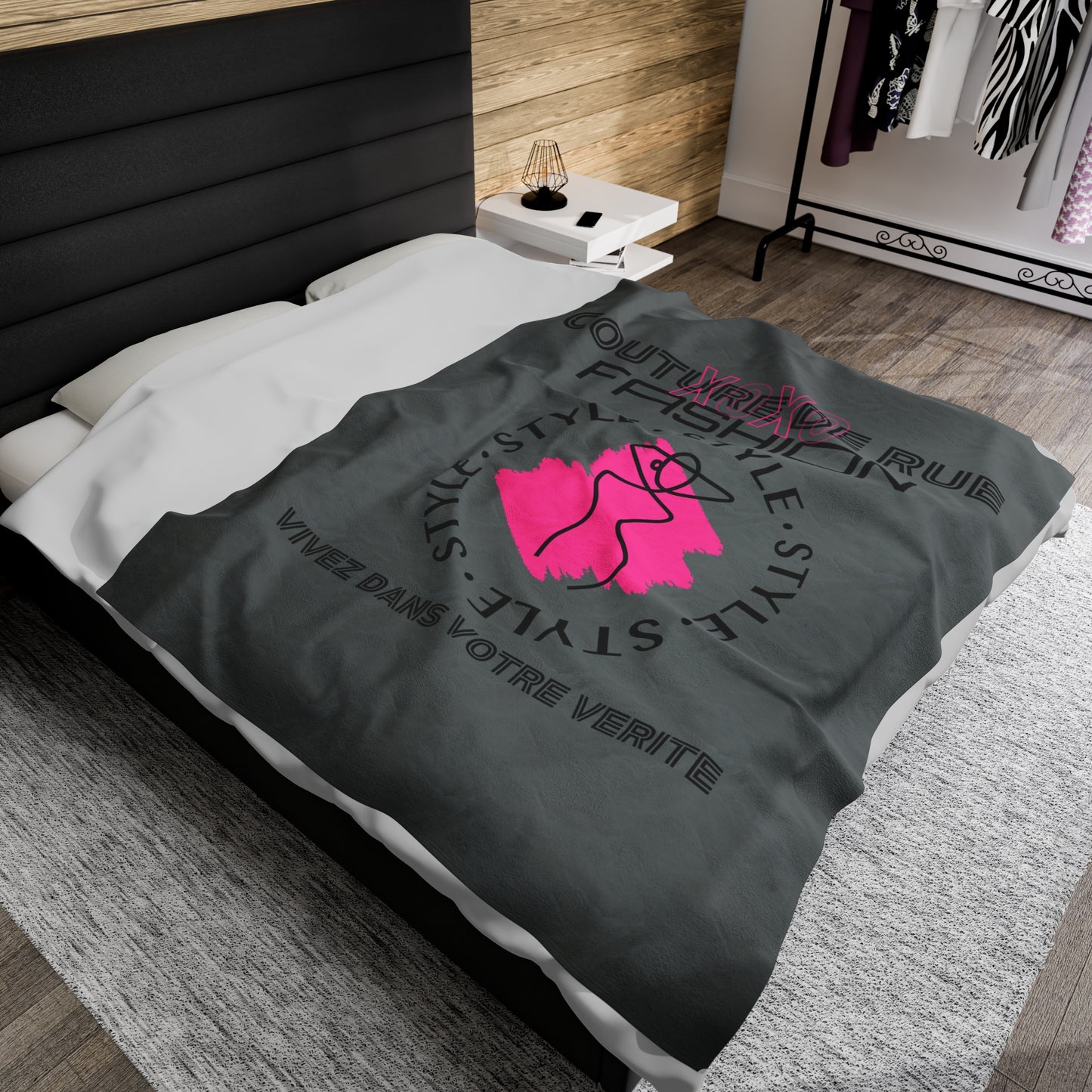 Fashionable XOXO Graphic Creative Expression Blanket - Dark Grey Couture De Rue Pink Splattered Plush Velveteen Blanket - KismetWonders