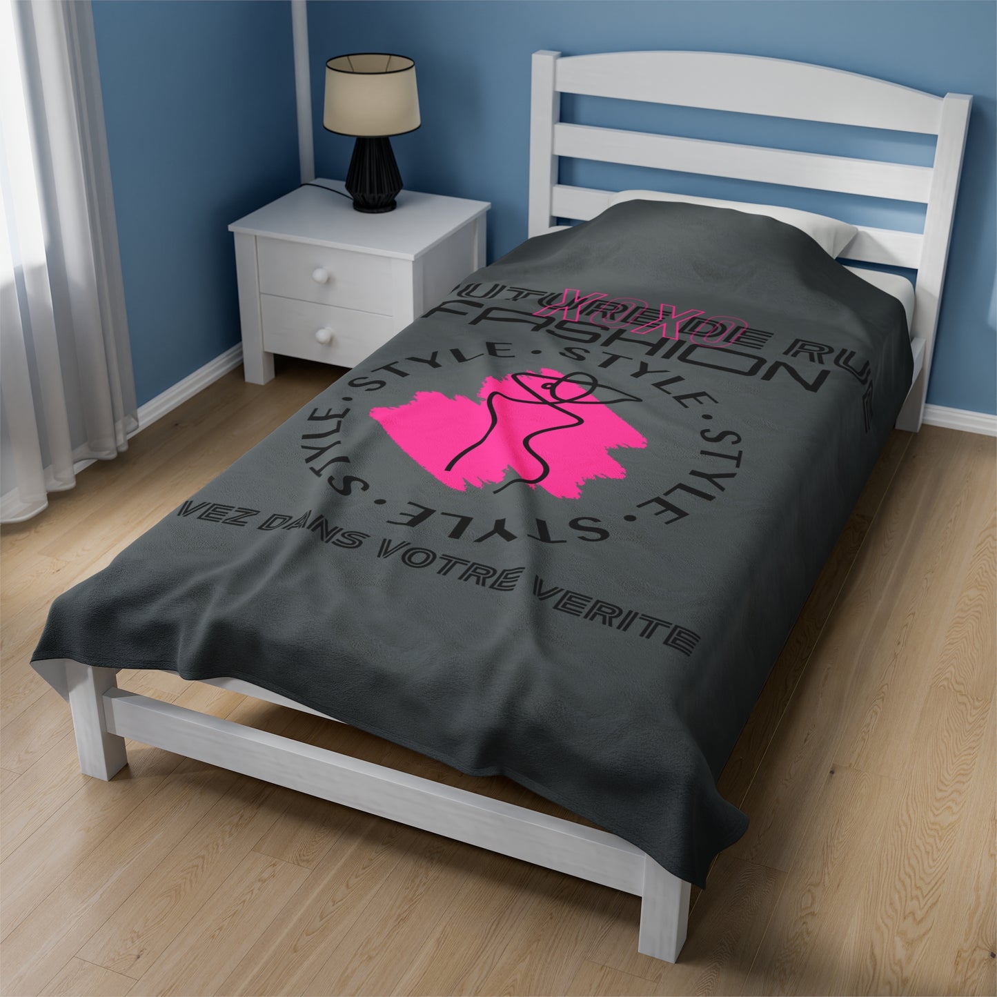 Fashionable XOXO Graphic Creative Expression Blanket - Dark Grey Couture De Rue Pink Splattered Plush Velveteen Blanket