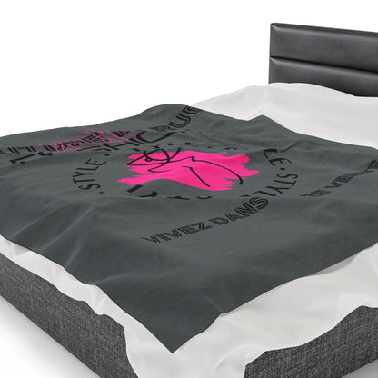 Fashionable XOXO Graphic Creative Expression Blanket - Dark Grey Couture De Rue Pink Splattered Plush Velveteen Blanket - KismetWonders